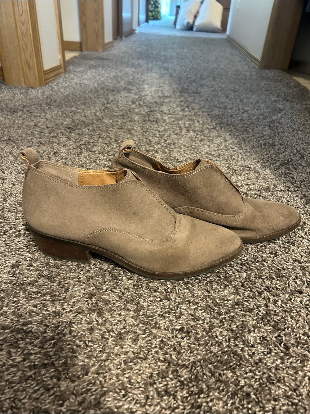 Lucky Brand Women’s Taupe Suede Slip-On Pointed Toe Booties size 10